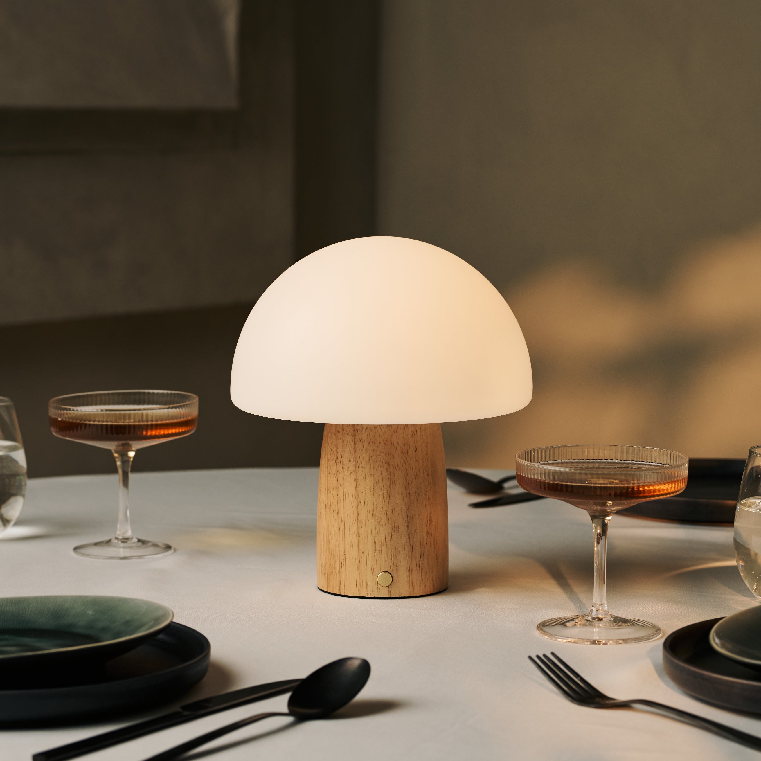 Lampe tactile Mia chêne clair – dimmable, bois, design subtil – Image 2